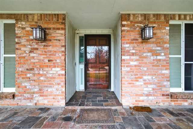 1722 Shannon Valley Drive, Houston, TX 77077