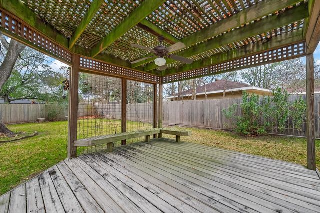 1722 Shannon Valley Drive, Houston, TX 77077