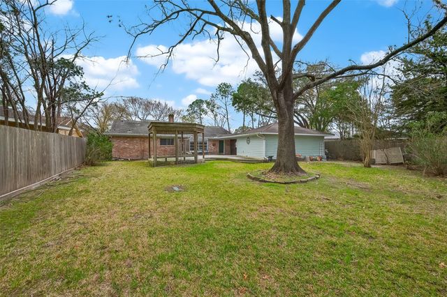 1722 Shannon Valley Drive, Houston, TX 77077
