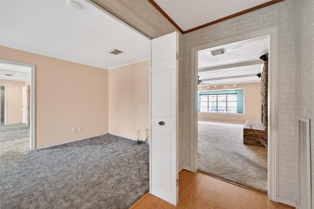 1722 Shannon Valley Drive, Houston, TX 77077