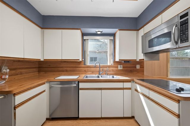 1722 Shannon Valley Drive, Houston, TX 77077