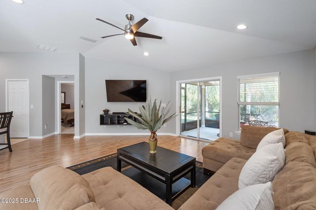 609 Champion Ridge Drive, Daytona Beach, FL 32124