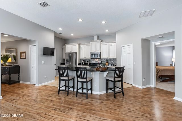 609 Champion Ridge Drive, Daytona Beach, FL 32124