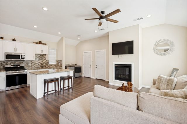 343 N Morris Street, Gainesville, TX 76240