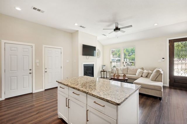 343 N Morris Street, Gainesville, TX 76240