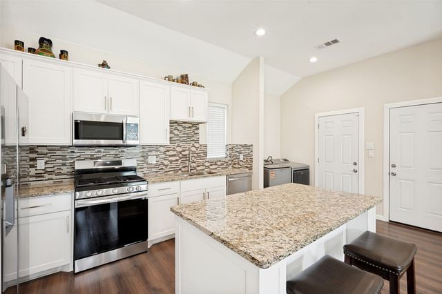 343 N Morris Street, Gainesville, TX 76240