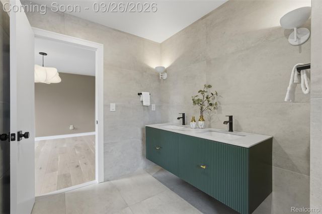 1935 Nakota Road, Royal Oak, MI 48073