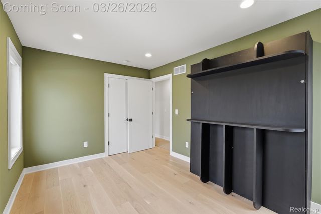 1935 Nakota Road, Royal Oak, MI 48073