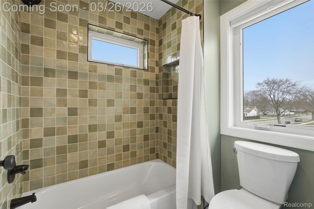 1935 Nakota Road, Royal Oak, MI 48073