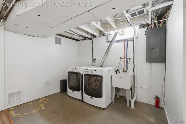 1935 Nakota Road, Royal Oak, MI 48073