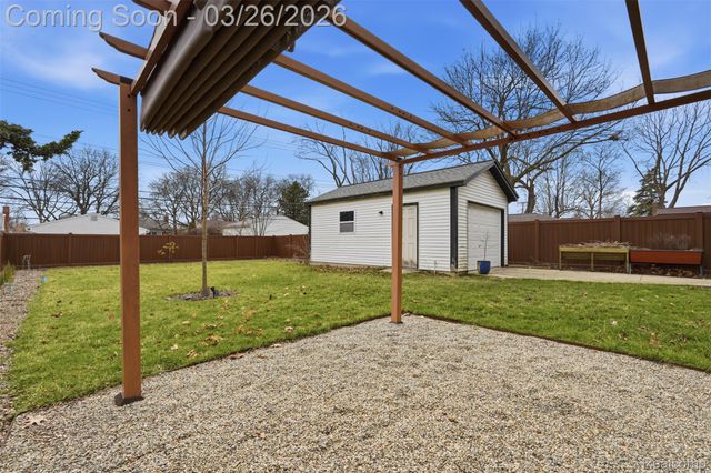 1935 Nakota Road, Royal Oak, MI 48073