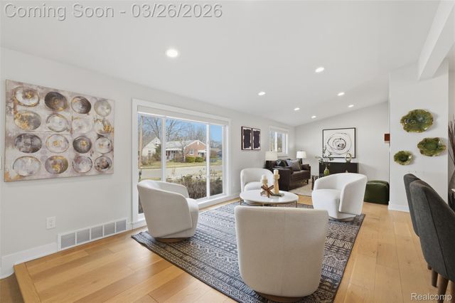 1935 Nakota Road, Royal Oak, MI 48073