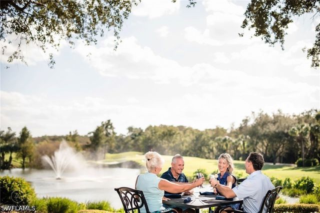 2920 Cypress Trace CIR 204, Naples, FL 34119