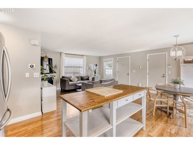 13845 Sw 104TH Ave, Portland, OR 97223