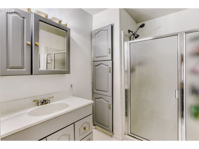 13845 Sw 104TH Ave, Portland, OR 97223