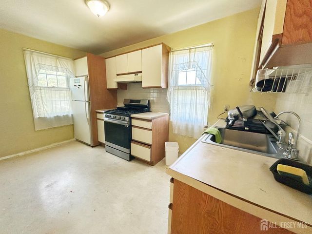 116 Montrose Avenue, South Plainfield, NJ 07080
