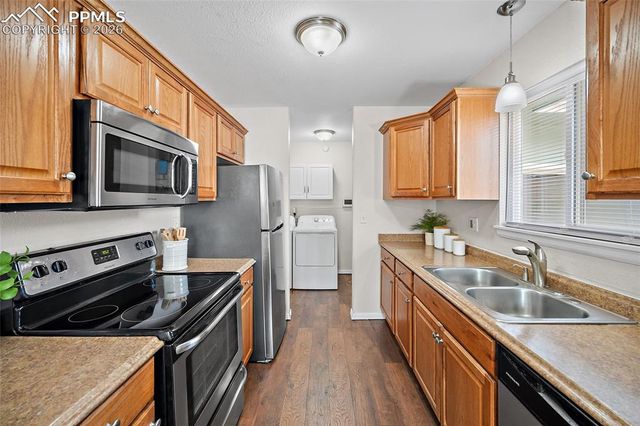 1823 Saratoga Drive, Colorado Springs, CO 80910