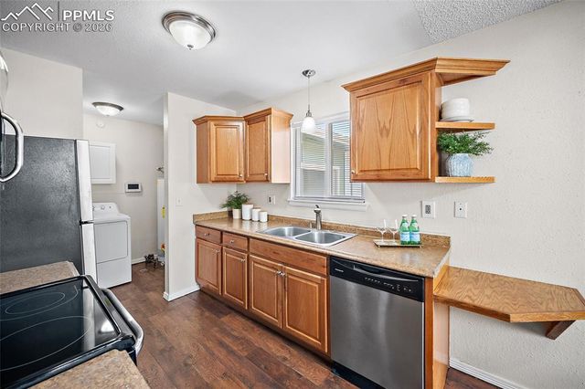 1823 Saratoga Drive, Colorado Springs, CO 80910