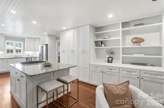 6535 Burlwood Road, Charlotte, NC 28211