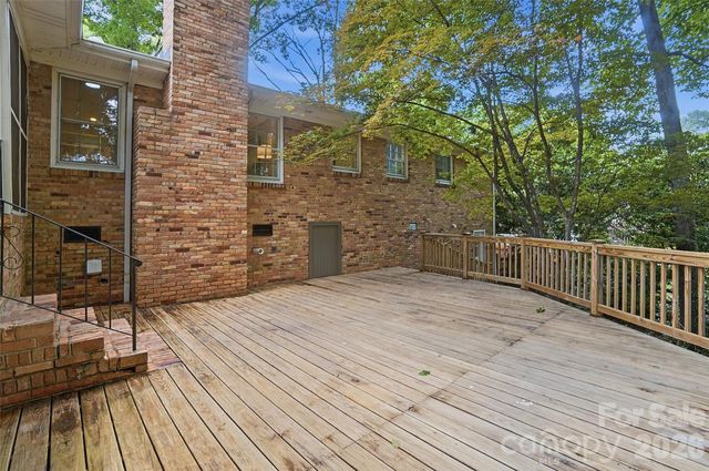 6535 Burlwood Road, Charlotte, NC 28211