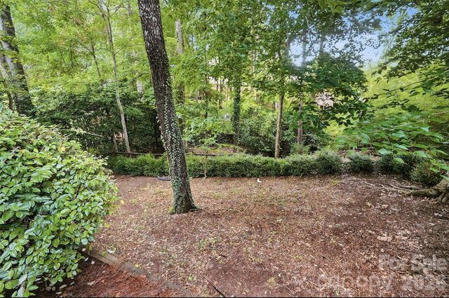 6535 Burlwood Road, Charlotte, NC 28211