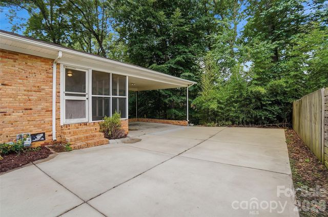 6535 Burlwood Road, Charlotte, NC 28211