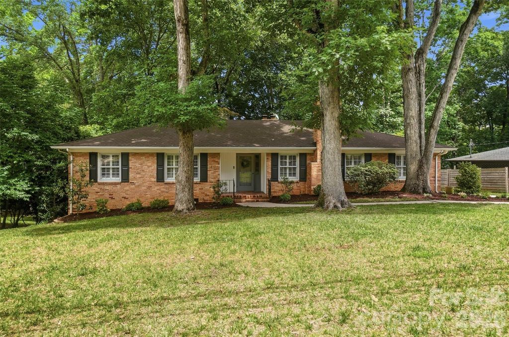 6535 Burlwood Road, Charlotte, NC 28211