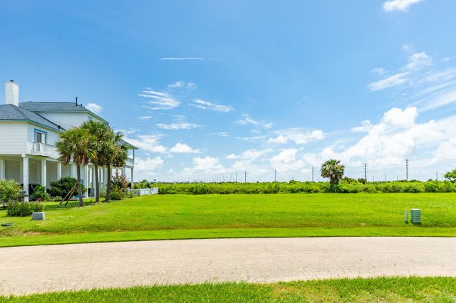 3619 Foremast Drive, Galveston, TX 77554