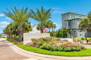 3619 Foremast Drive, Galveston, TX 77554
