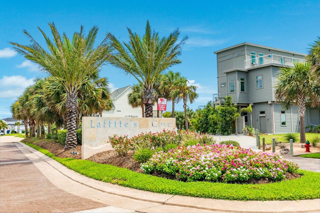 3619 Foremast Drive, Galveston, TX 77554