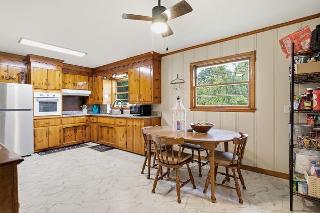 1133 Summertown Hwy, Hohenwald, TN 38462