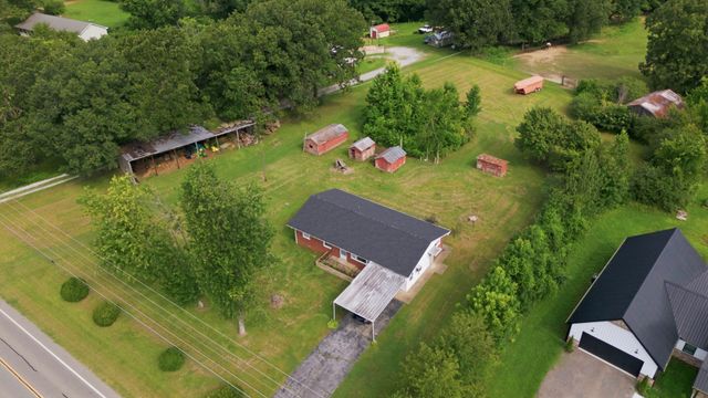 1133 Summertown Hwy, Hohenwald, TN 38462