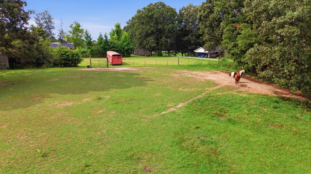 1133 Summertown Hwy, Hohenwald, TN 38462