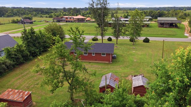 1133 Summertown Hwy, Hohenwald, TN 38462