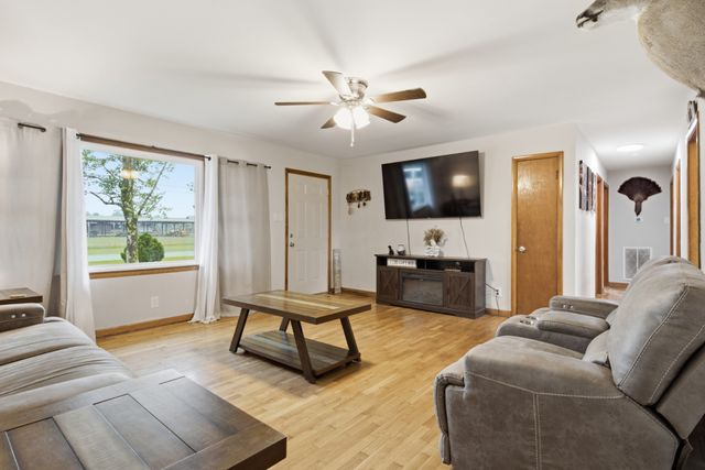 1133 Summertown Hwy, Hohenwald, TN 38462