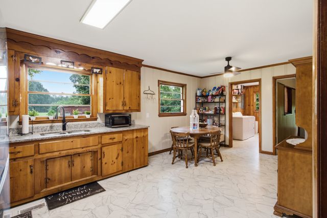 1133 Summertown Hwy, Hohenwald, TN 38462