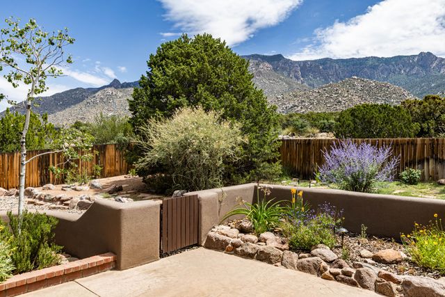 315 Big Horn Ridge Drive NE, Albuquerque, NM 87122