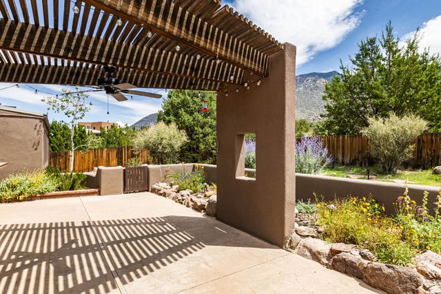315 Big Horn Ridge Drive NE, Albuquerque, NM 87122