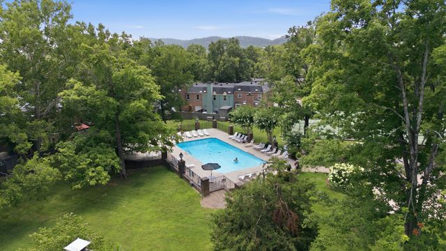 4400 Belmont Park Ter Apt 157, Nashville, TN 37215
