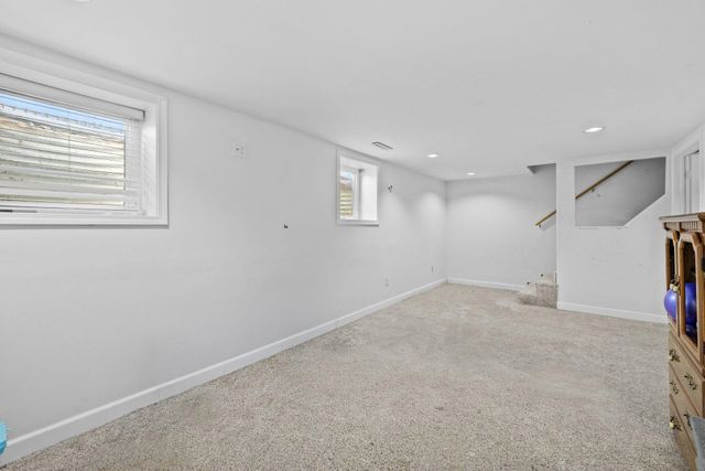 605 8th St NW, Minot, ND 58703