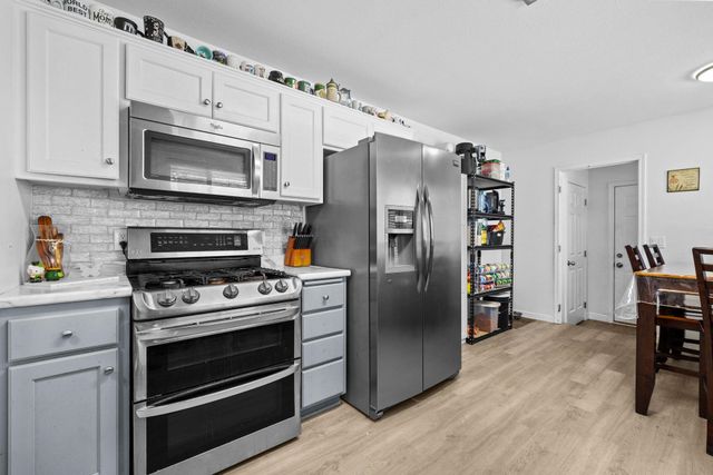 605 8th St NW, Minot, ND 58703