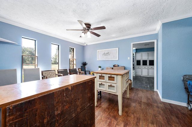 10 Kenny Court, Alvin, TX 77511