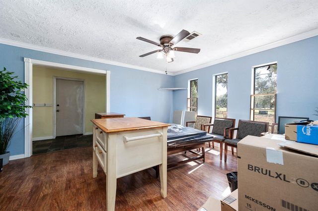 10 Kenny Court, Alvin, TX 77511