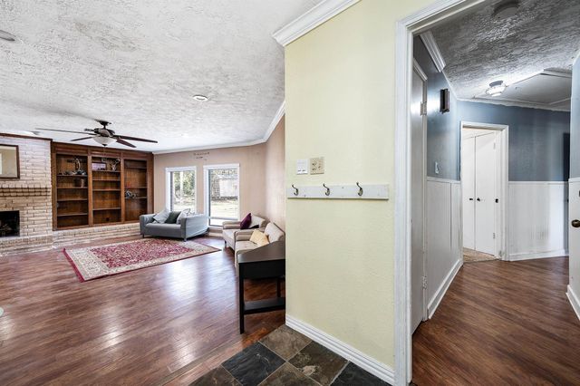 10 Kenny Court, Alvin, TX 77511