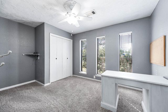 10 Kenny Court, Alvin, TX 77511