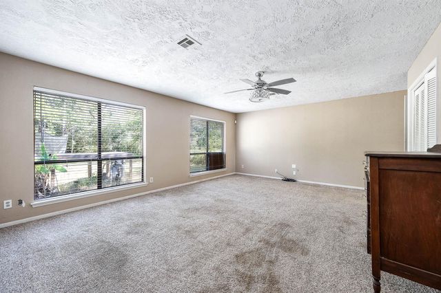 10 Kenny Court, Alvin, TX 77511