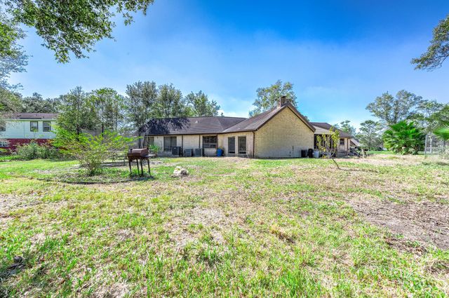 10 Kenny Court, Alvin, TX 77511