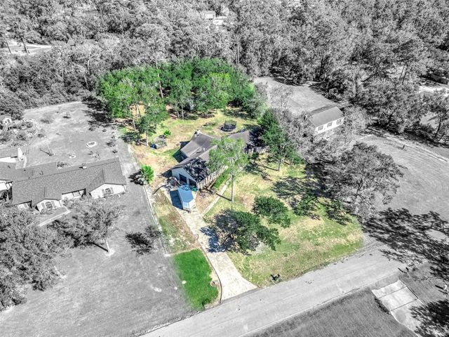 10 Kenny Court, Alvin, TX 77511