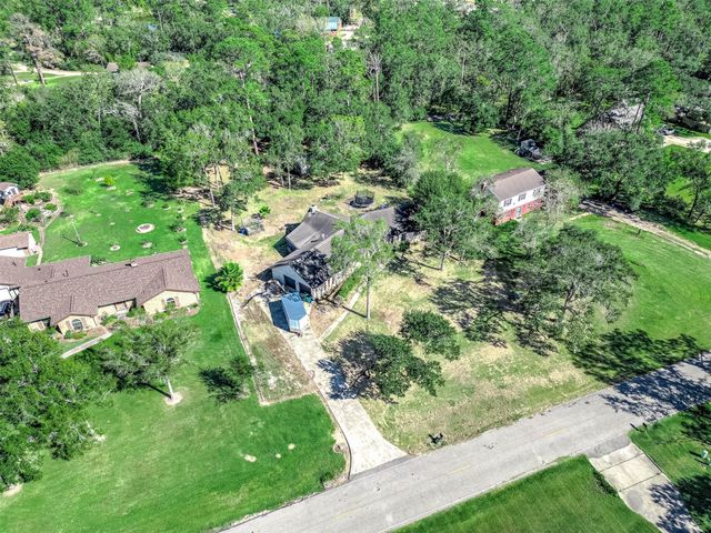 10 Kenny Court, Alvin, TX 77511