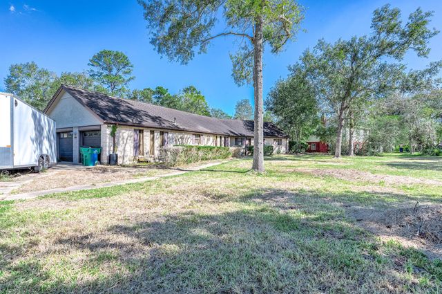 10 Kenny Court, Alvin, TX 77511